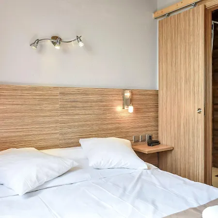 Logis Mar I Sol - Restaurant En Bord De מלון