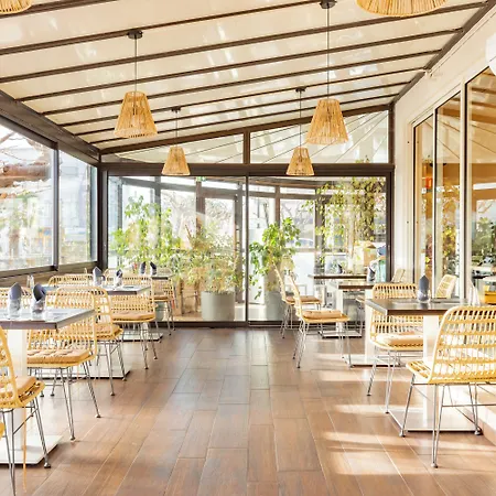 Logis Mar I Sol - Restaurant En Bord De Hotel 2*