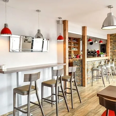 马尔索尔劳吉斯酒店 酒店 2*